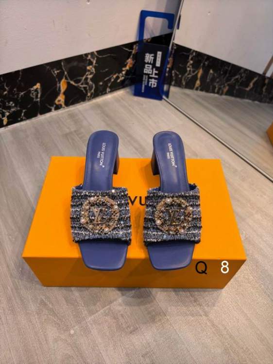 Picture of Louis Vuitton Shoes _SKULVsz35-406CMF030112474